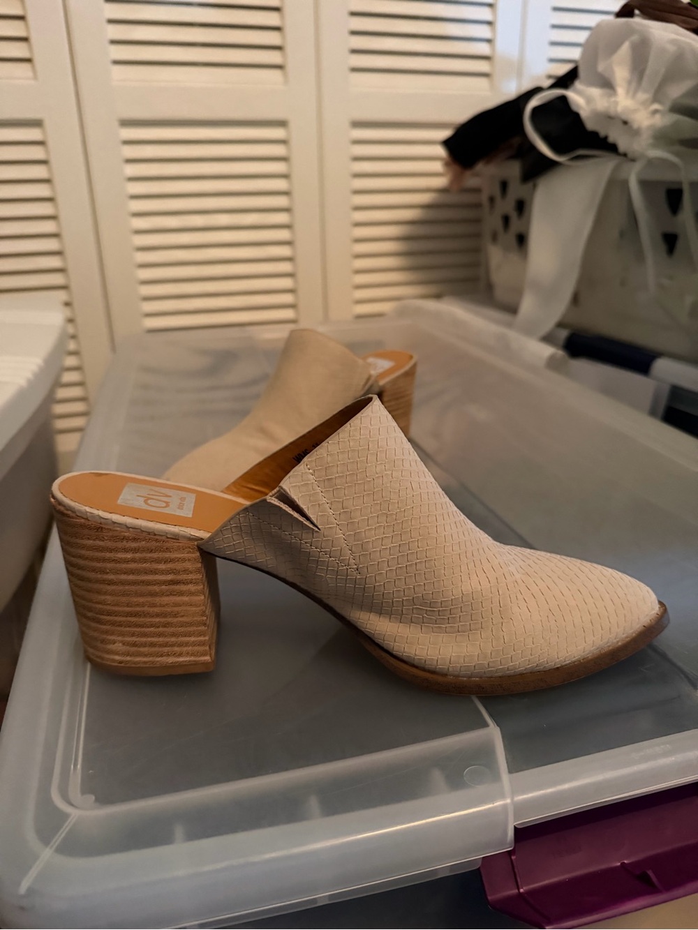 Dolce Vita Beige Textured Block Heel Mule